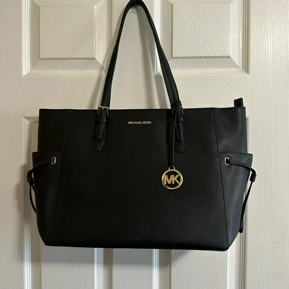 NWOT Michael Kors Gilly Large Black Saffiano Leather Tote (see description) - Picture 3 of 7
